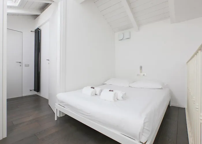 Hacca Collection - Open Space In Porta Ticinese